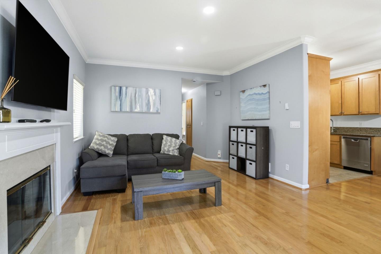 2968 Moorpark Avenue 17