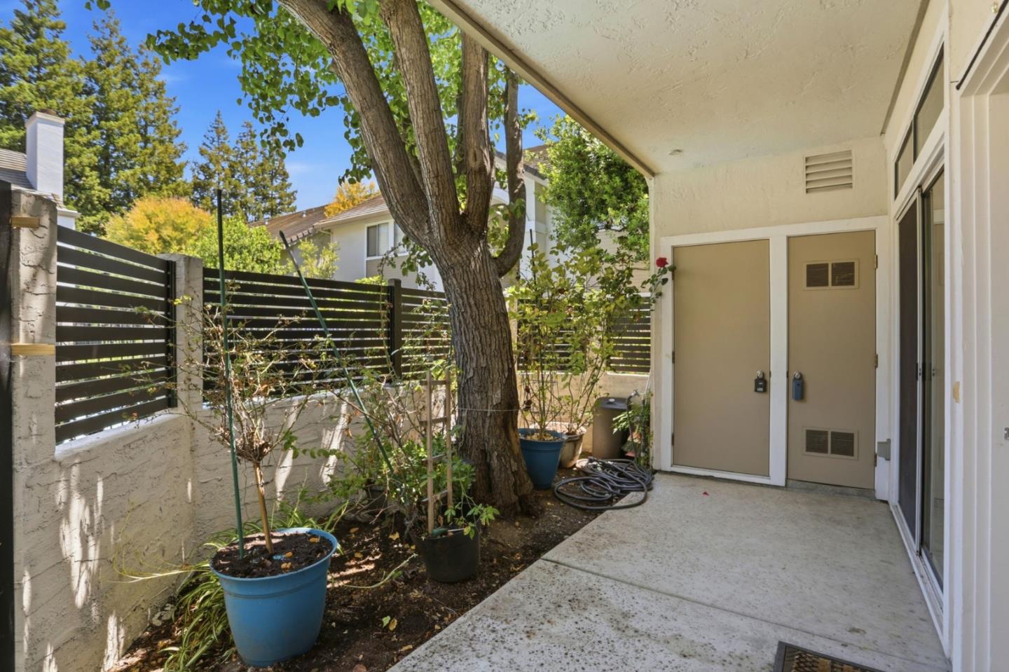 2968 Moorpark Avenue 17