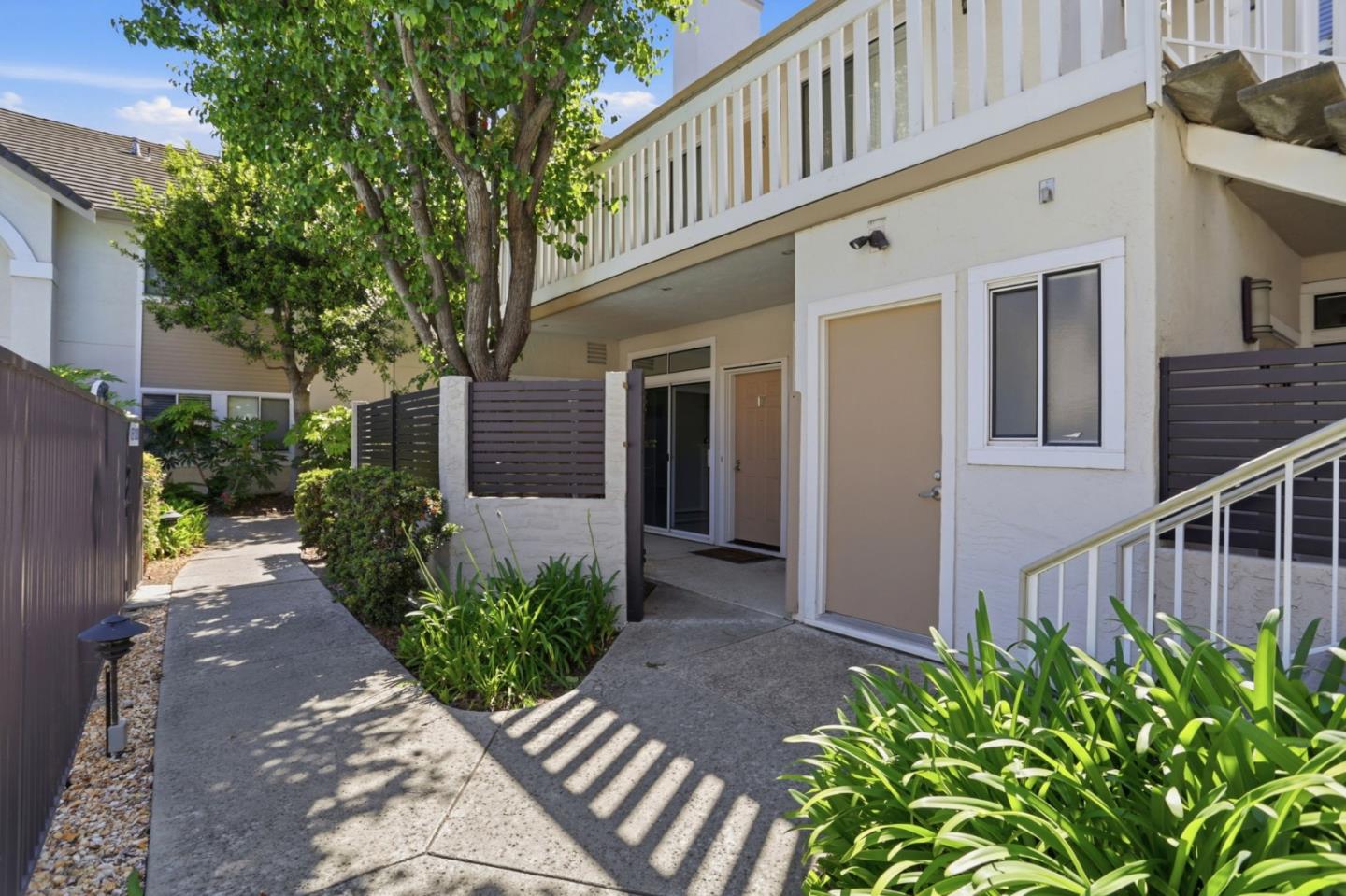 2968 Moorpark Avenue 17