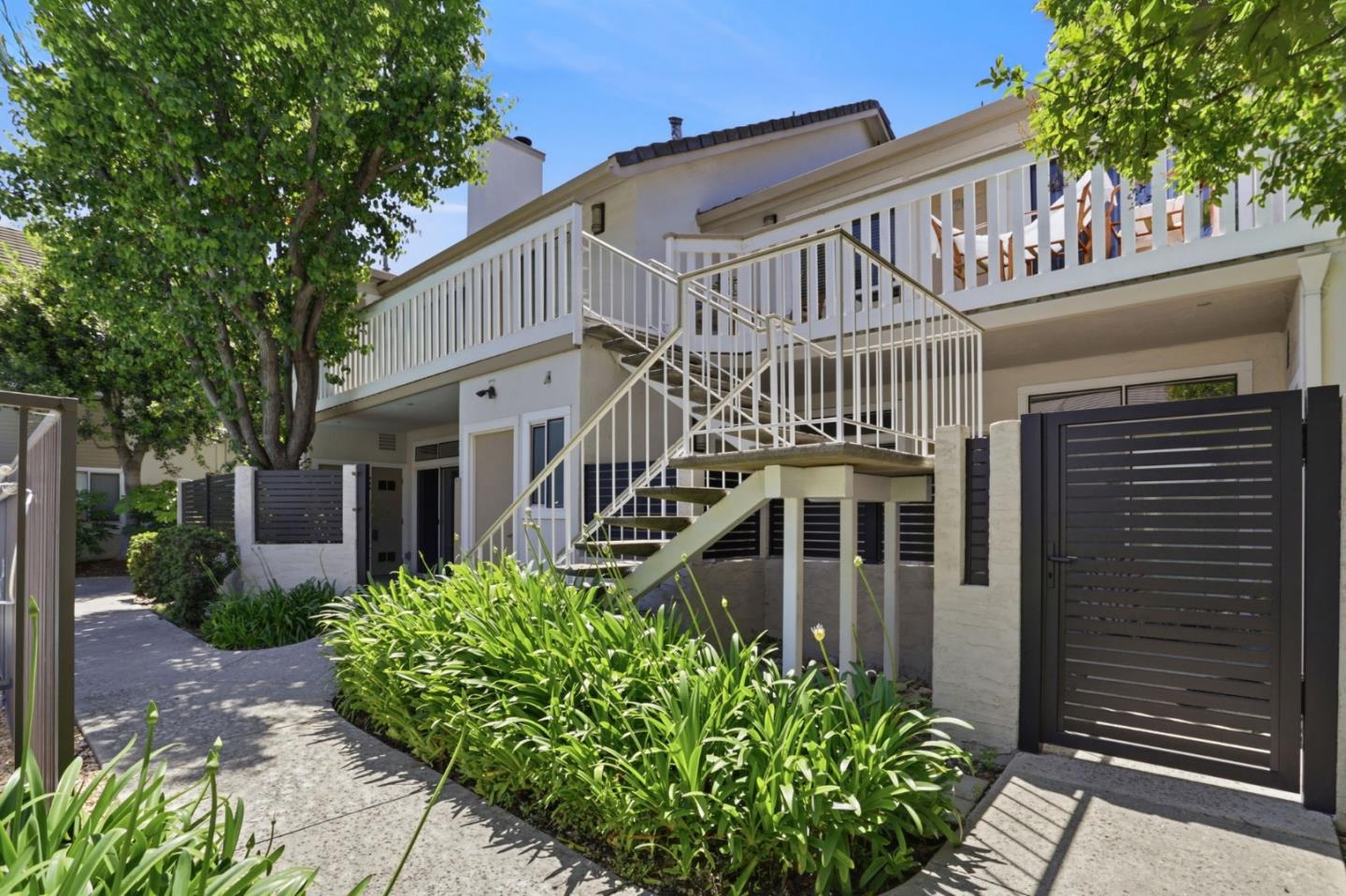 2968 Moorpark Avenue 17
