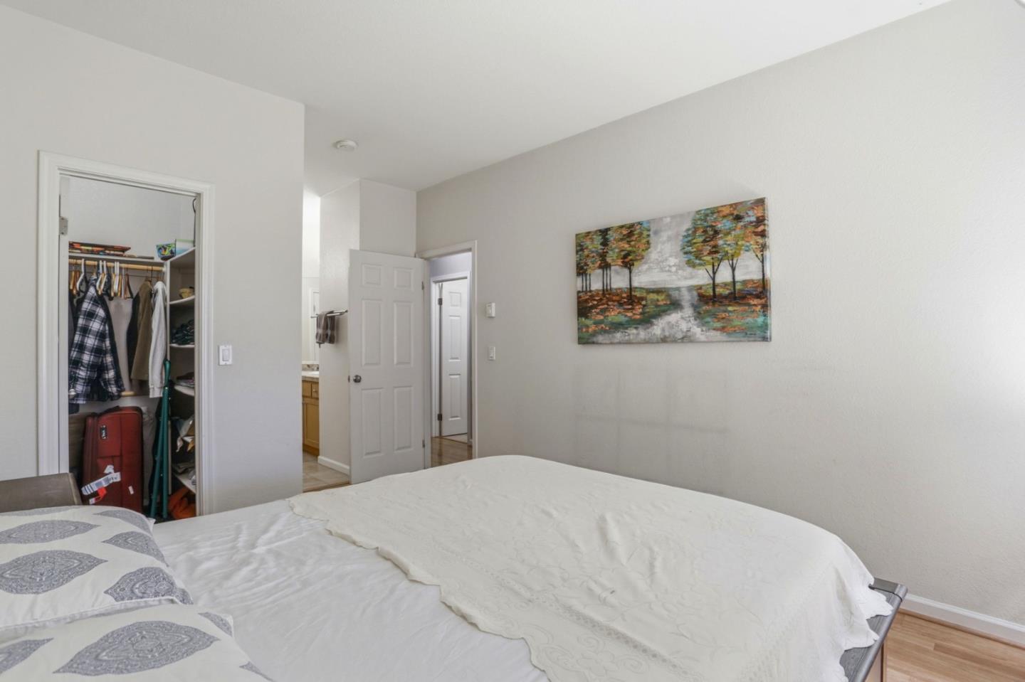 2968 Moorpark Avenue 17