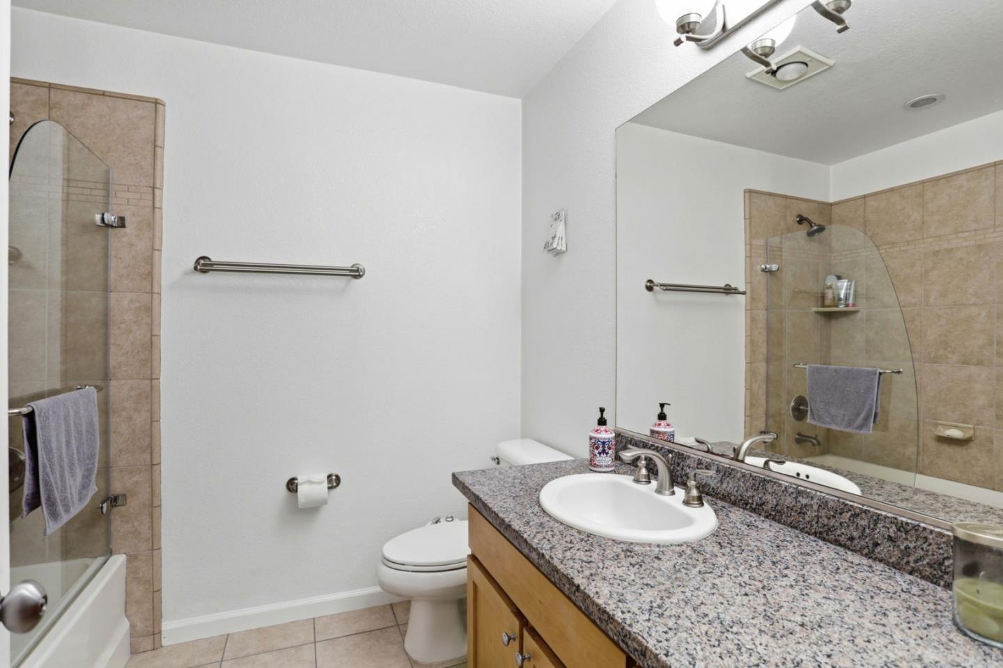 2968 Moorpark Avenue 17
