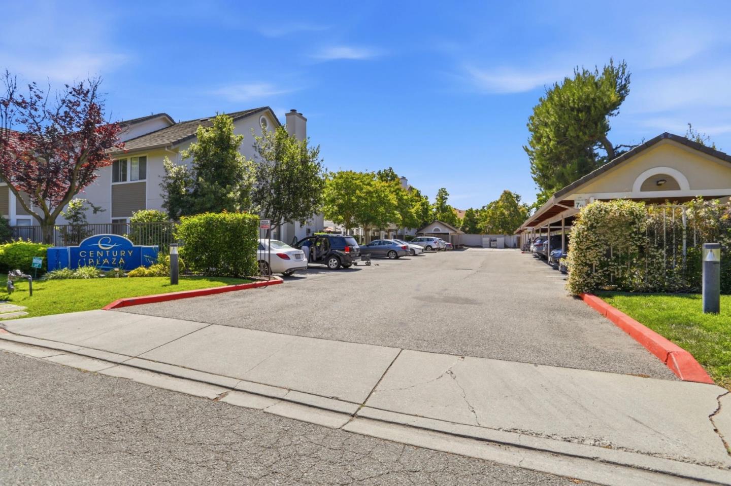 2968 Moorpark Avenue 17