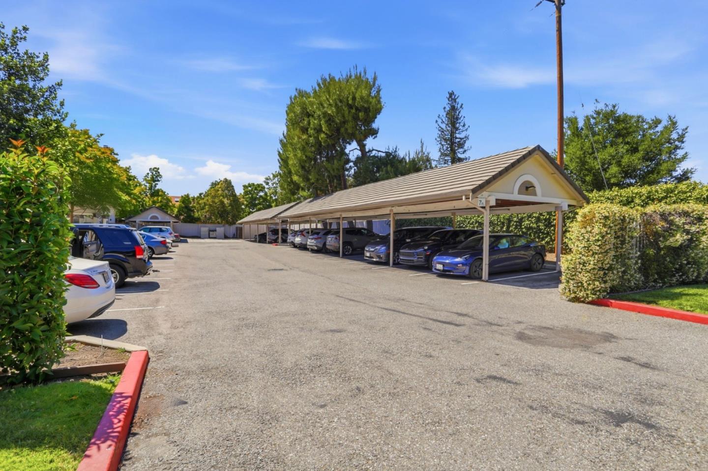 2968 Moorpark Avenue 17