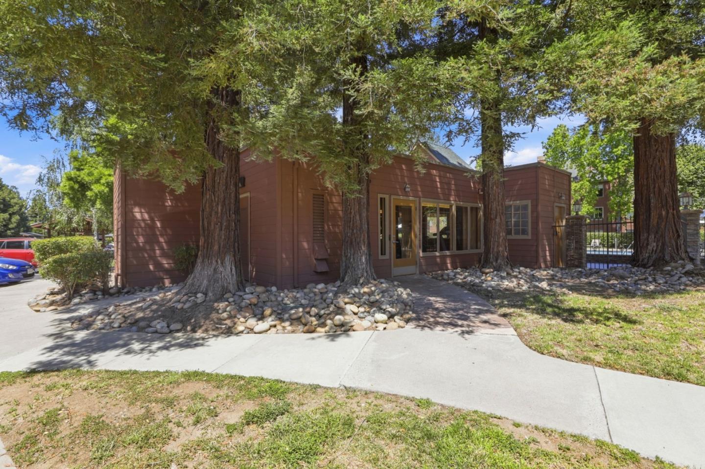 945 Catkin Court
