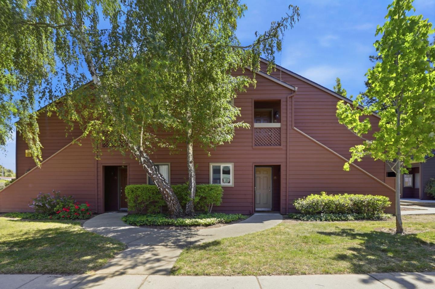945 Catkin Court