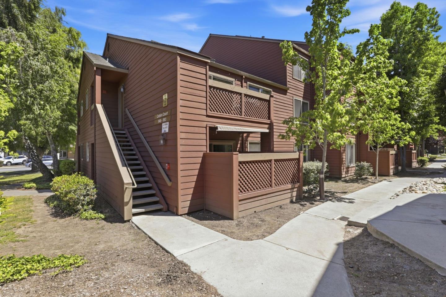 945 Catkin Court