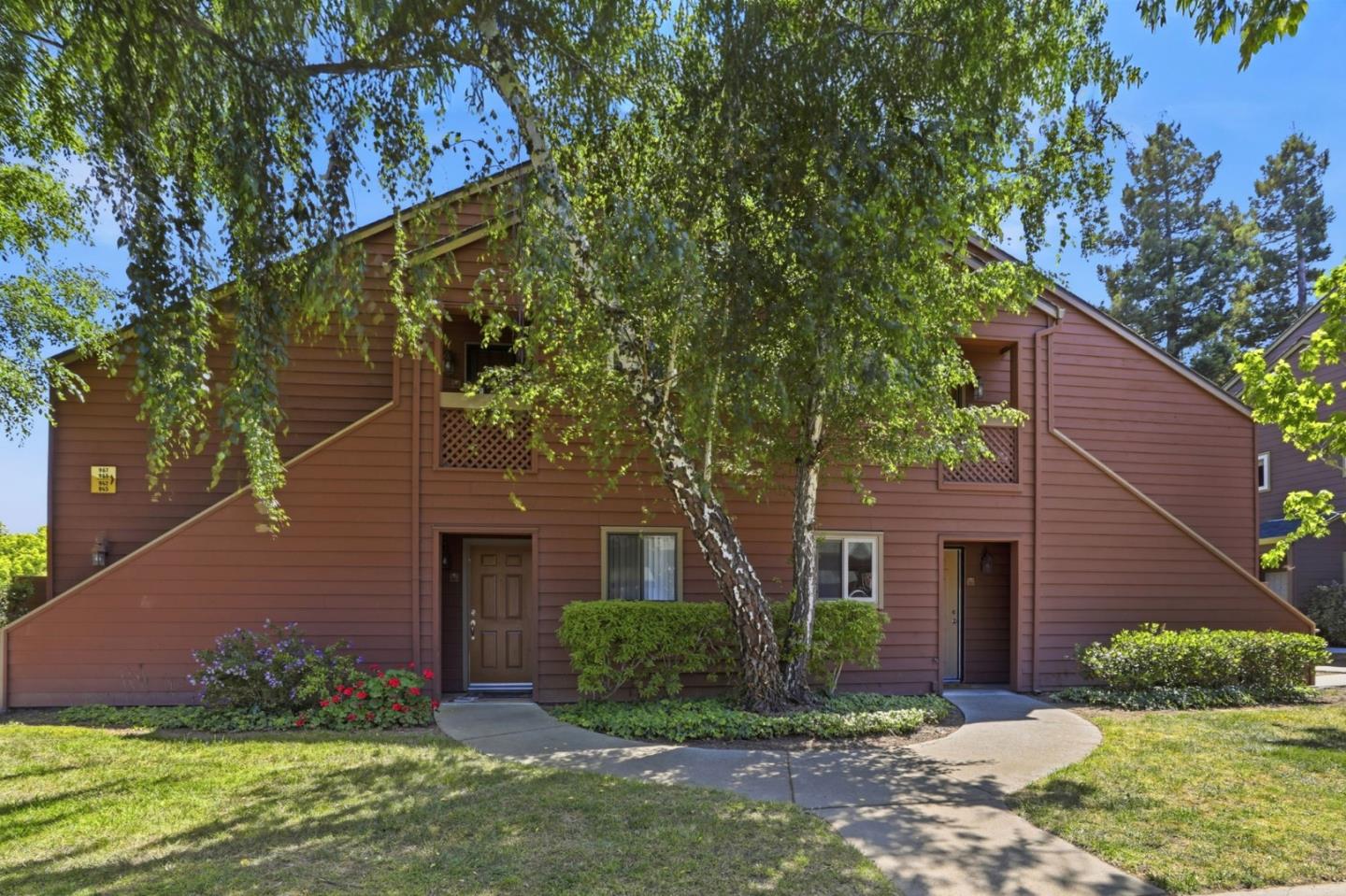 945 Catkin Court