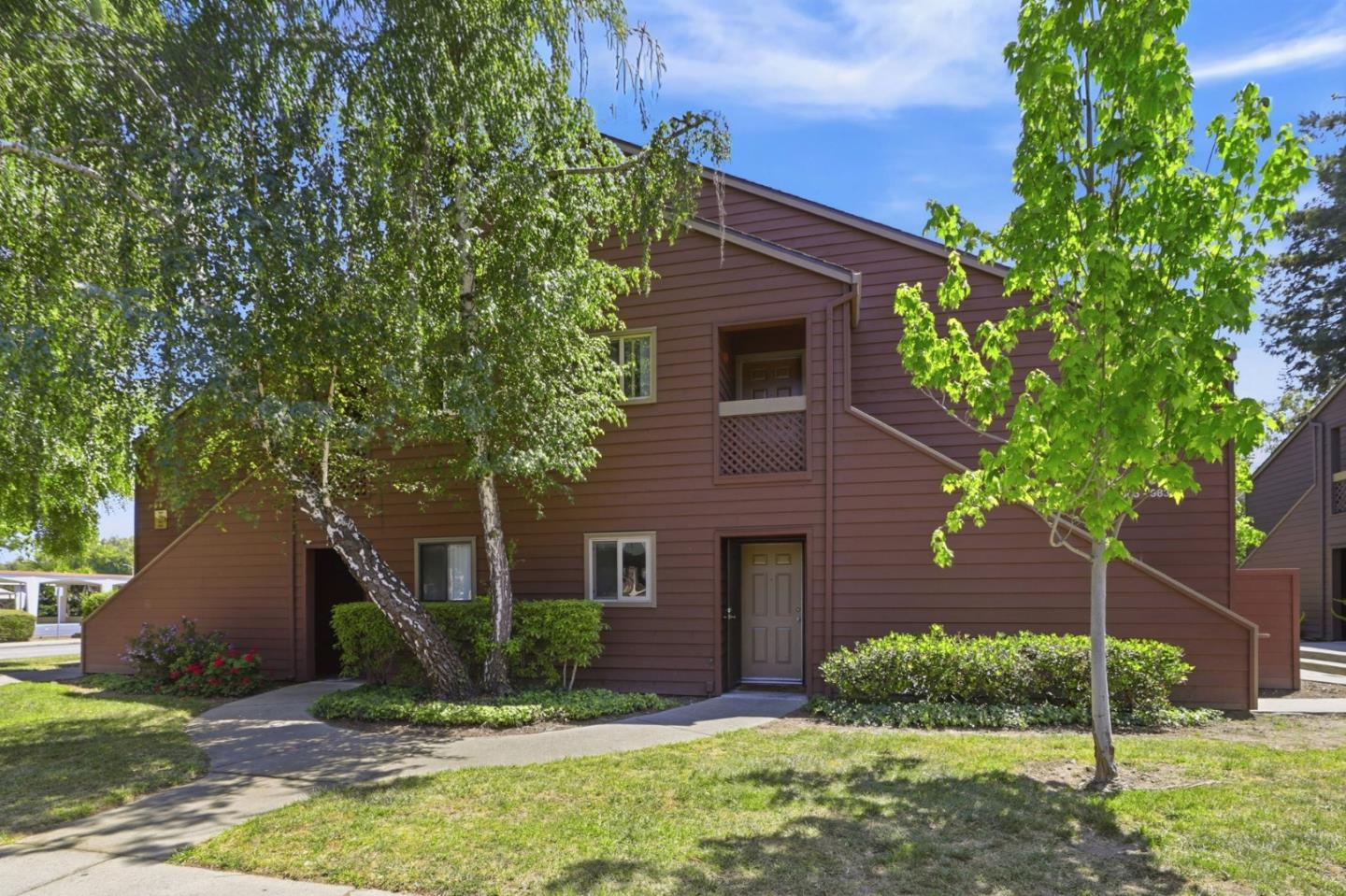 945 Catkin Court
