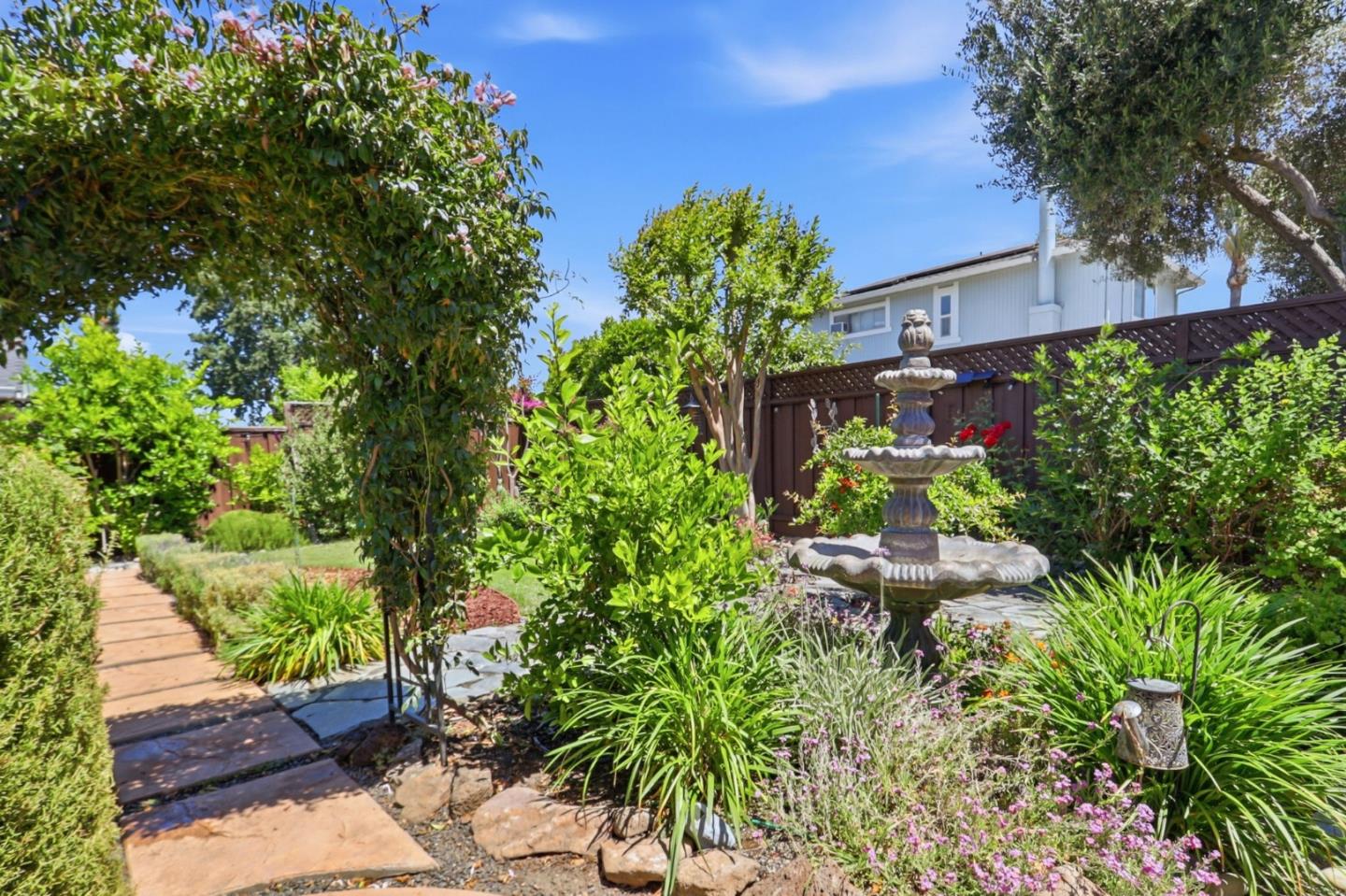 6246 Gunter Way