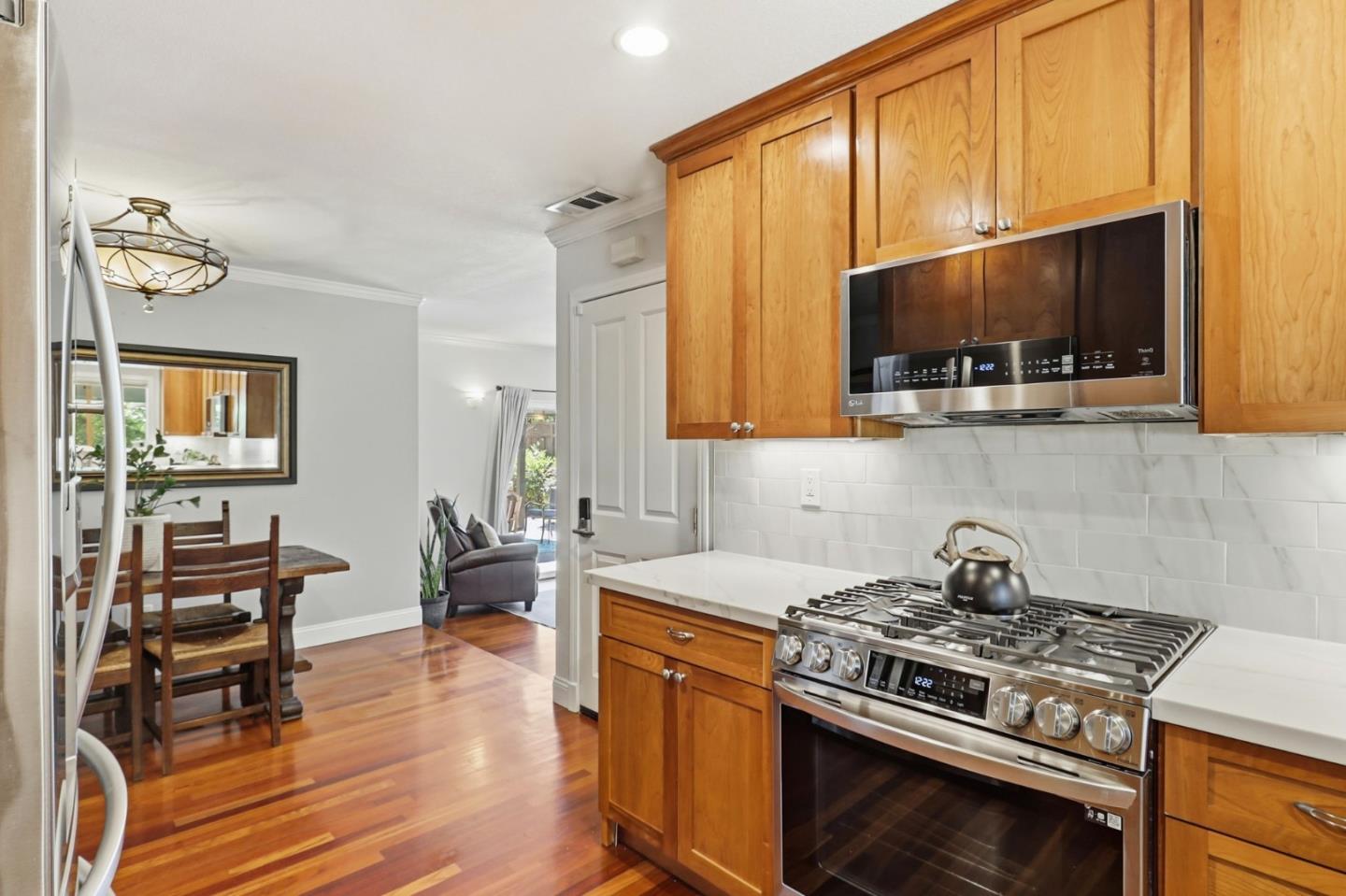 6246 Gunter Way