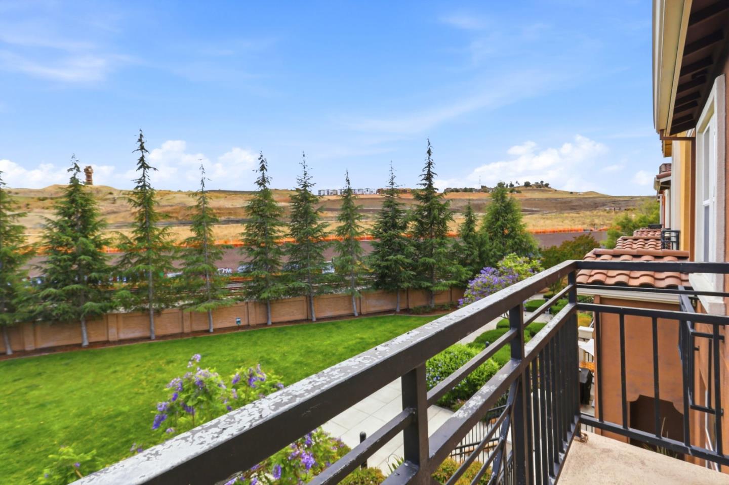 349 Esfahan Court
