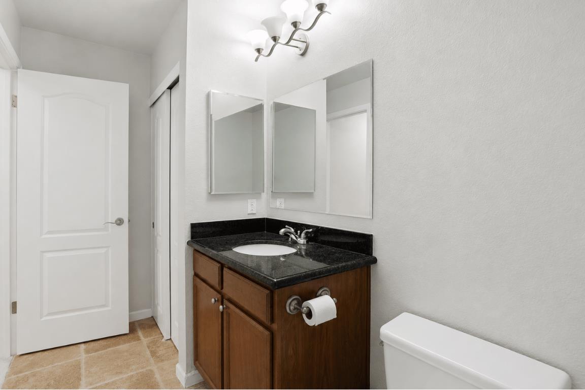 1211 Yarwood Court