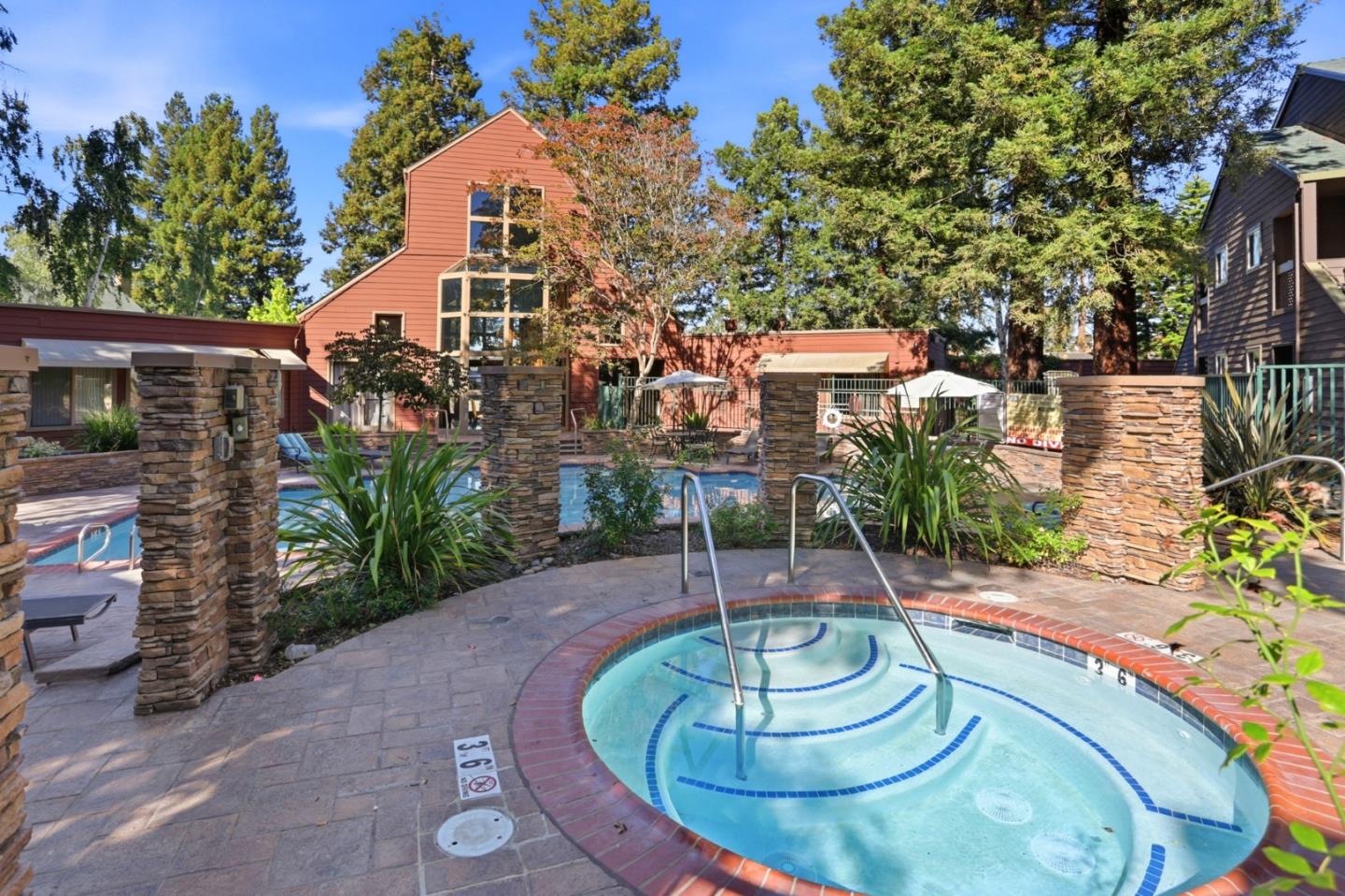 1211 Yarwood Court