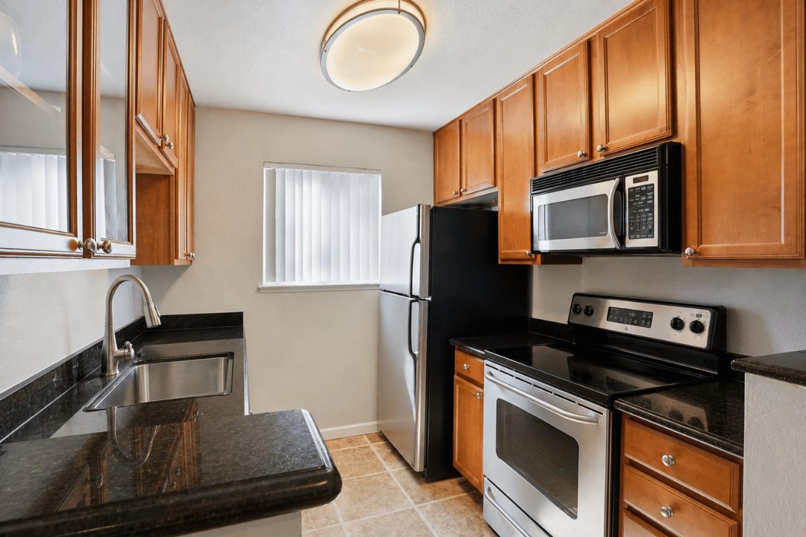 1211 Yarwood Court