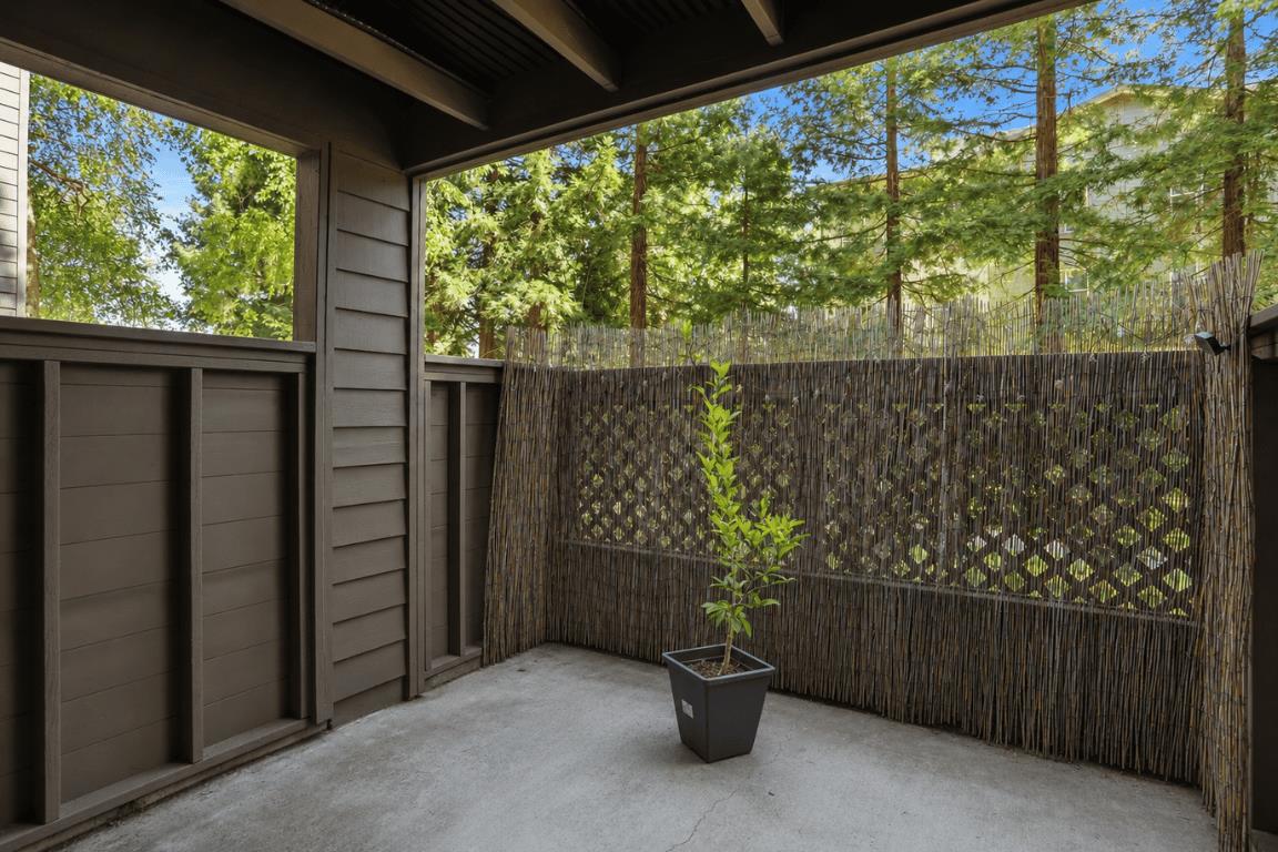 1211 Yarwood Court