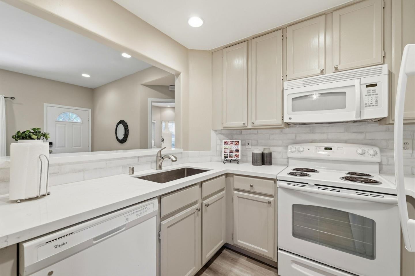 748 Northrup Street 332