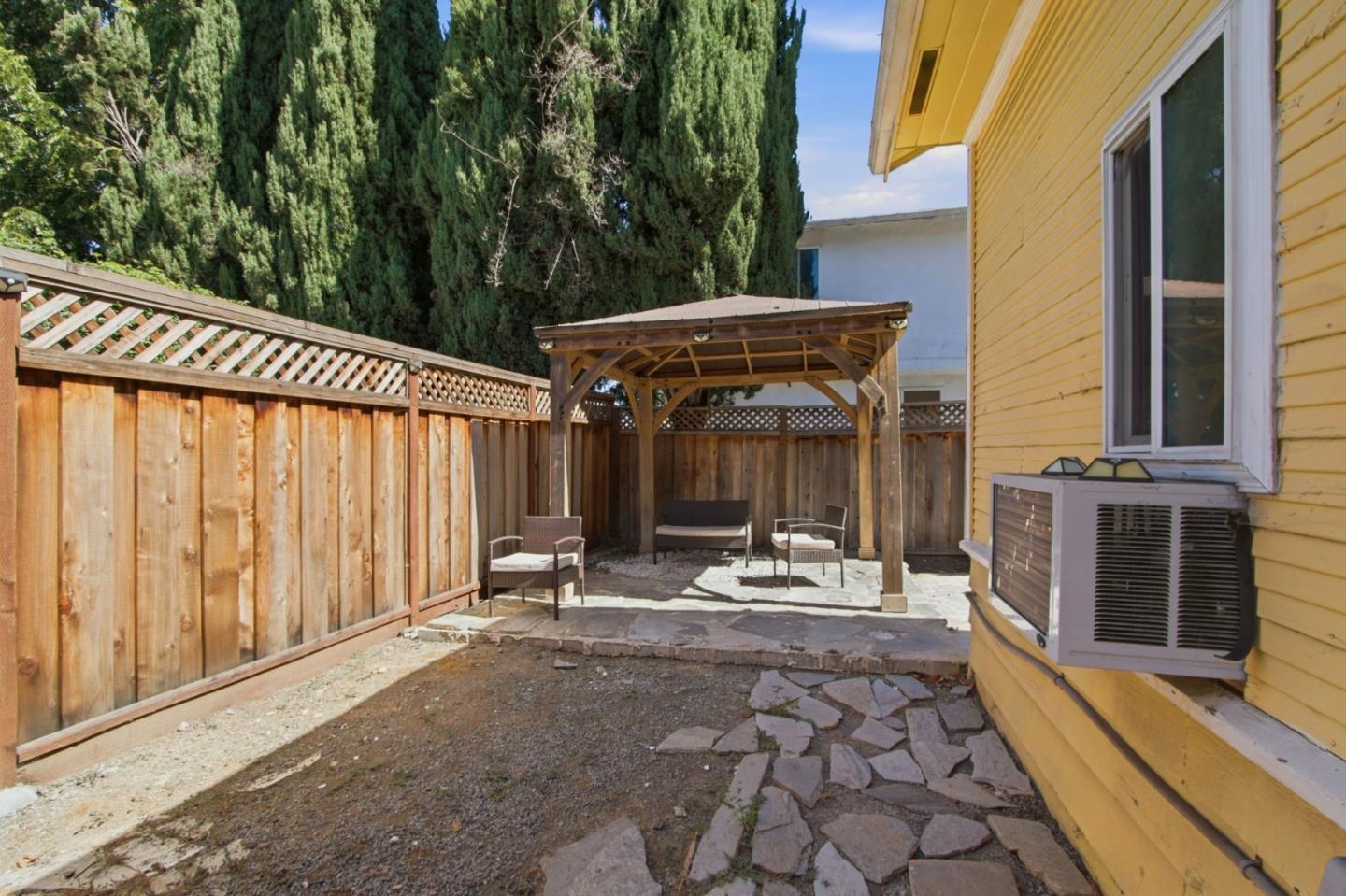 595 Minor AVE