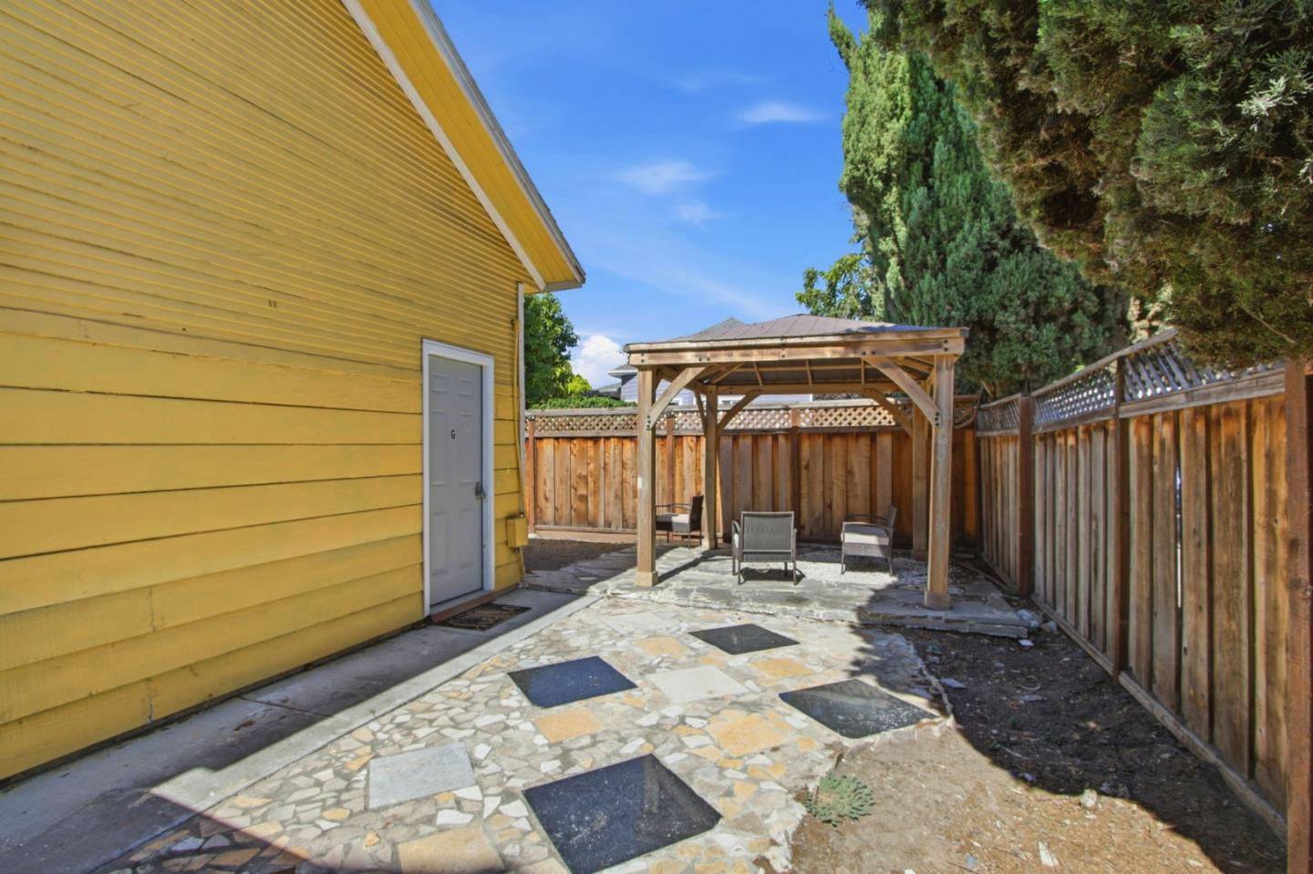 595 Minor AVE