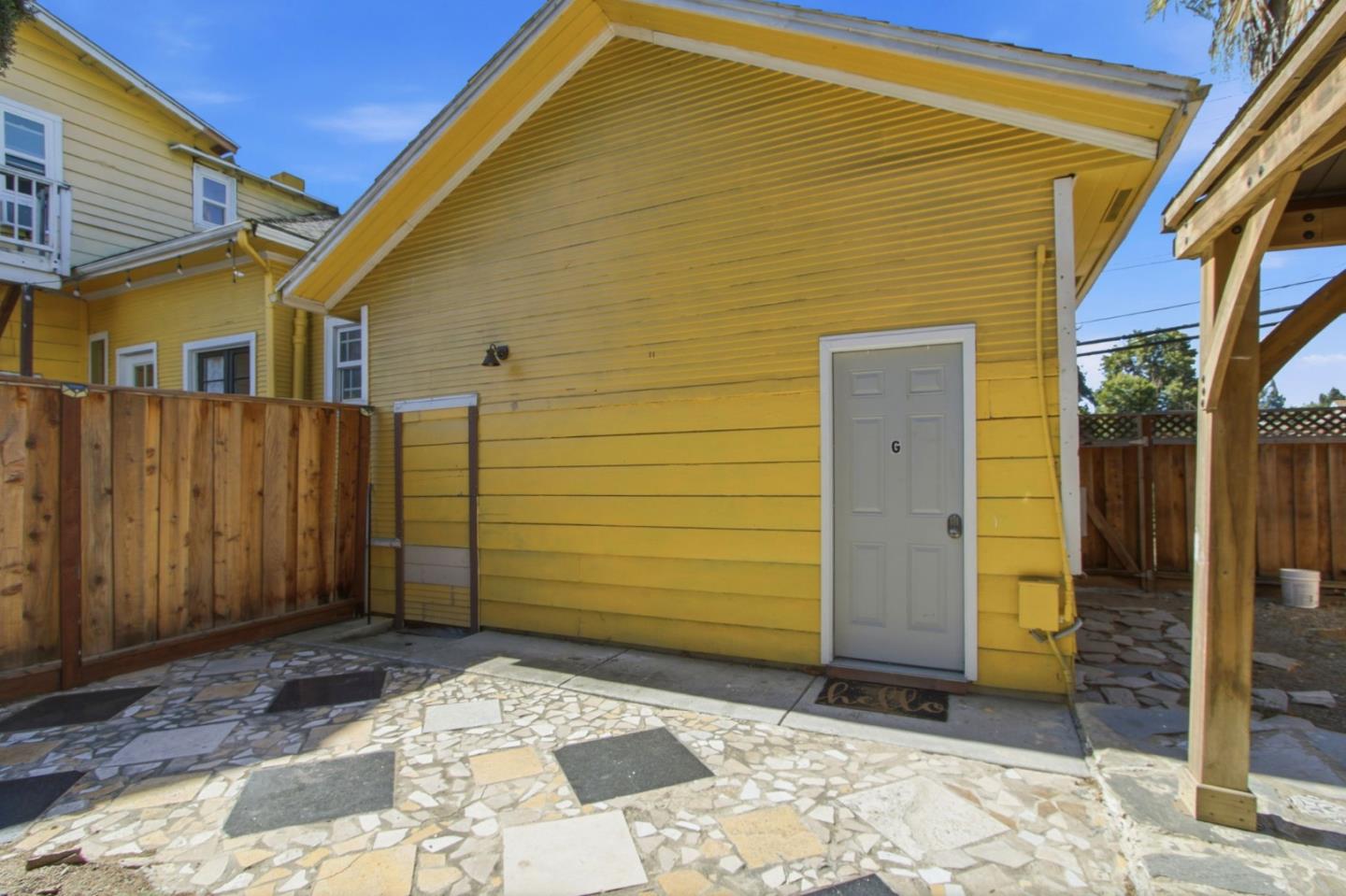 595 Minor AVE
