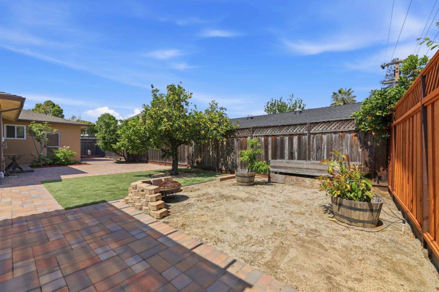 1484 Bird AVE