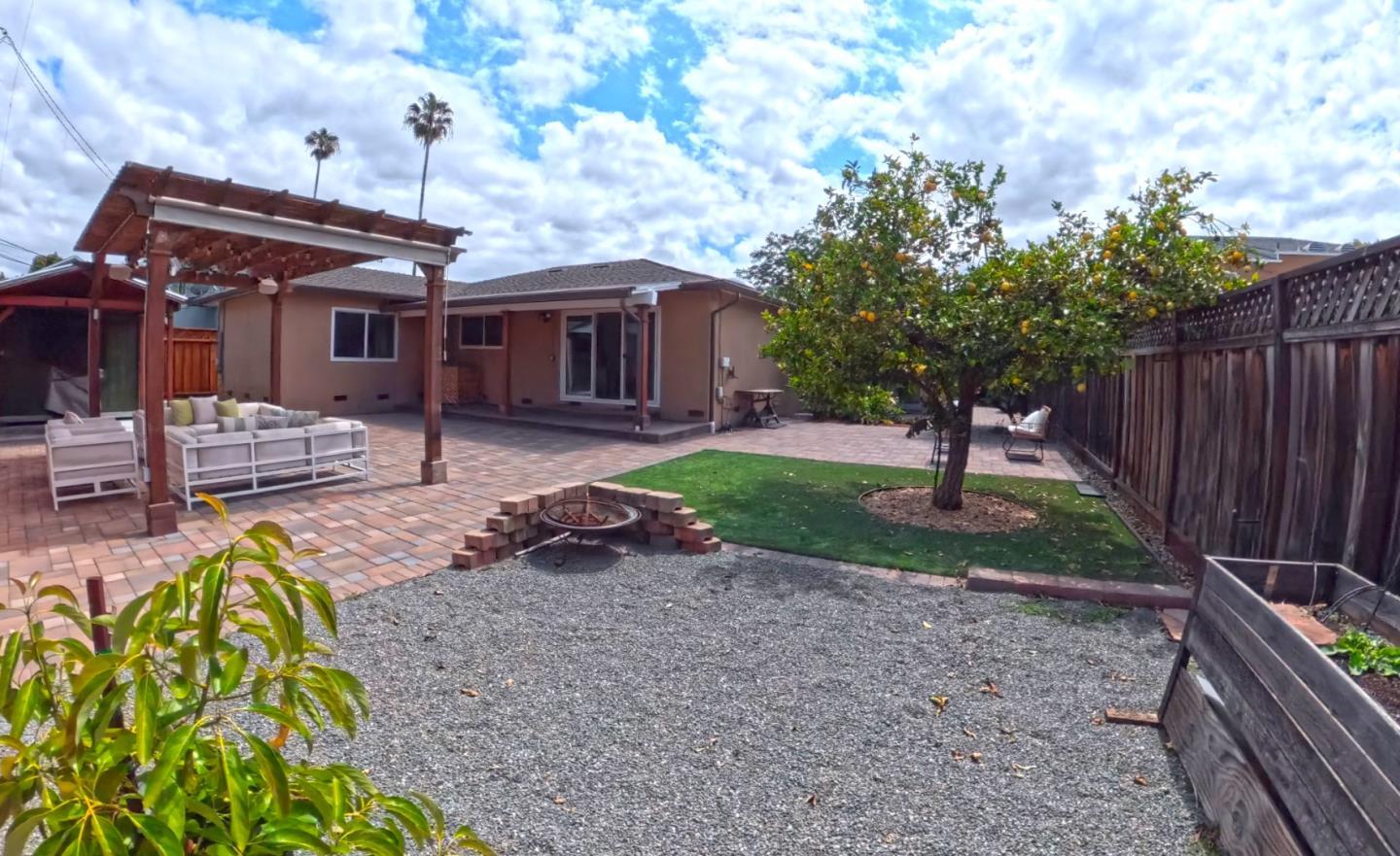 1484 Bird AVE