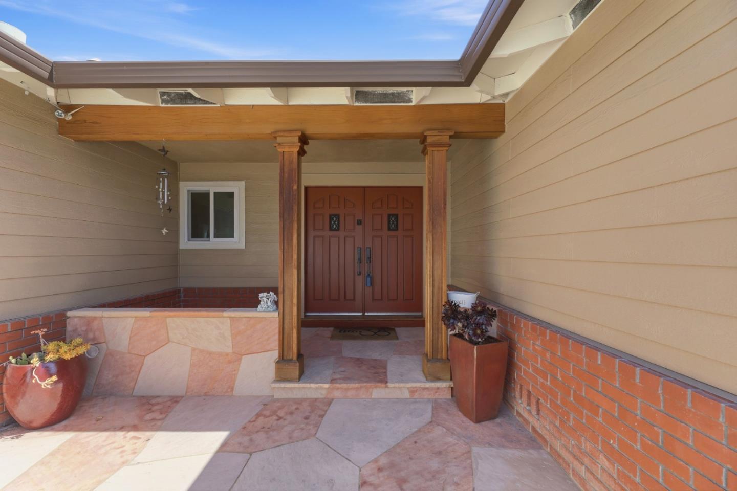 1484 Bird AVE