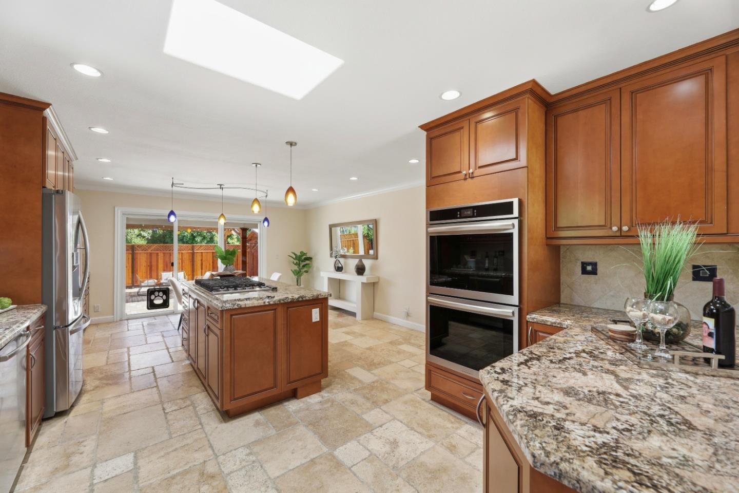 1484 Bird AVE