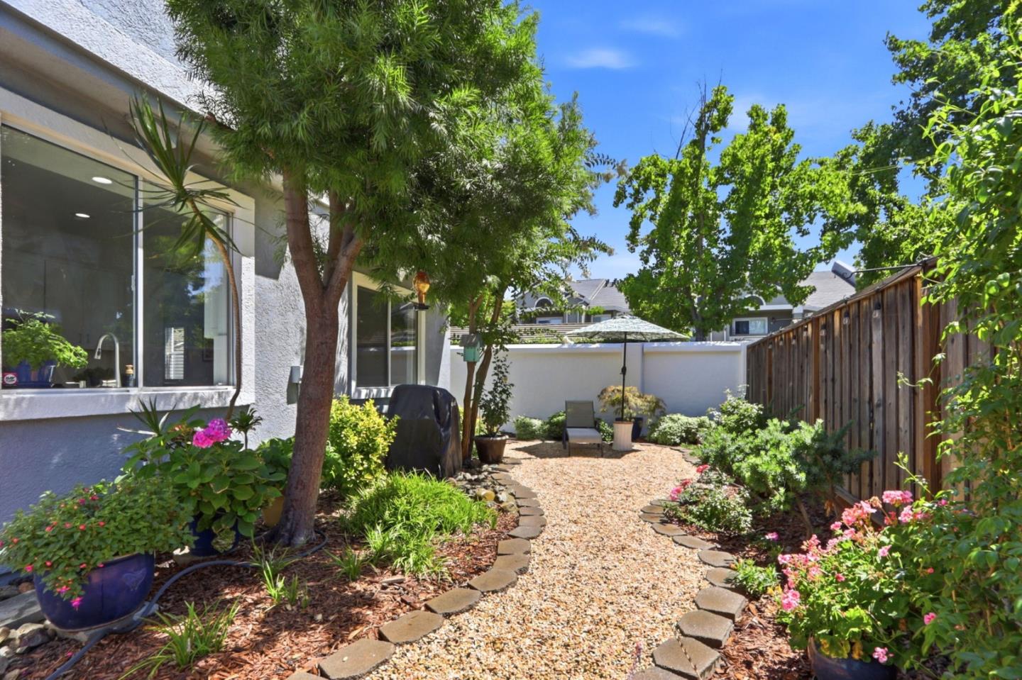 897 Windsor Hills CIR