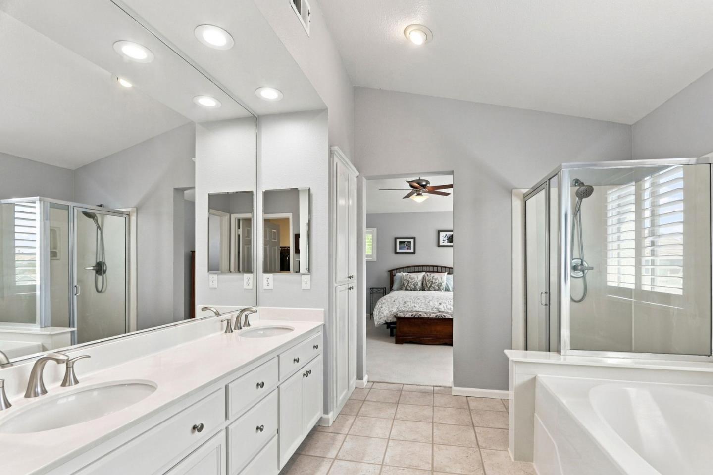 897 Windsor Hills CIR