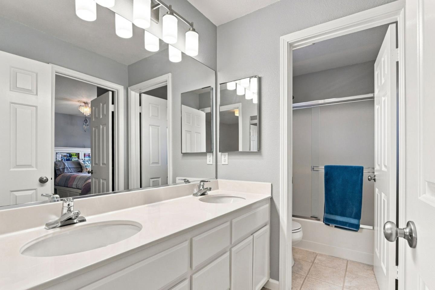 897 Windsor Hills CIR