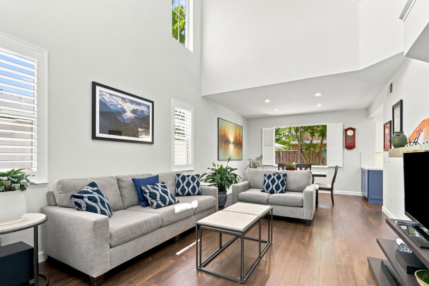 897 Windsor Hills CIR