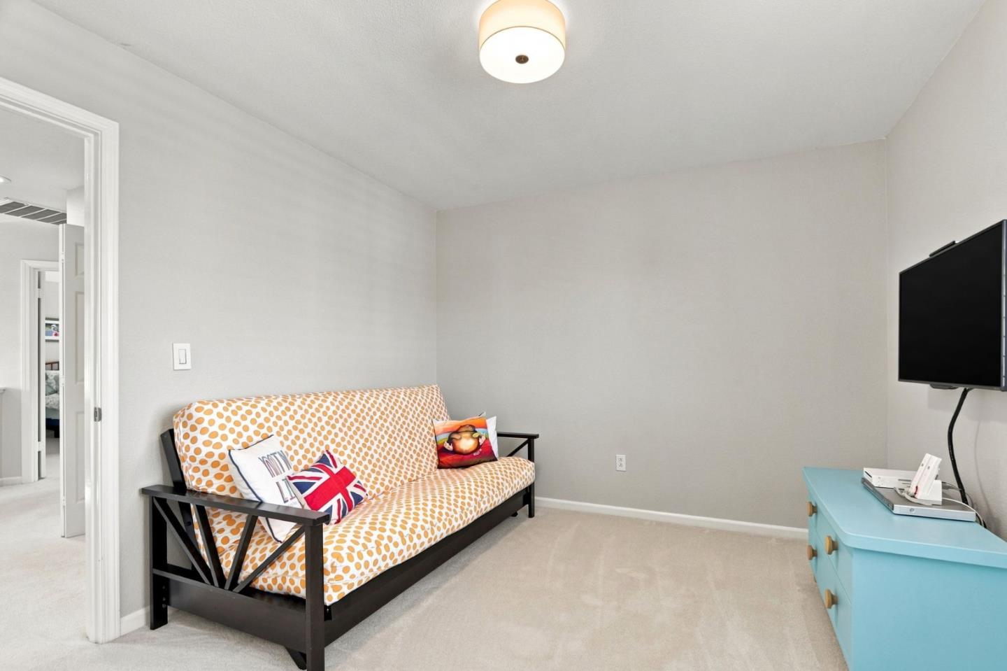 897 Windsor Hills CIR