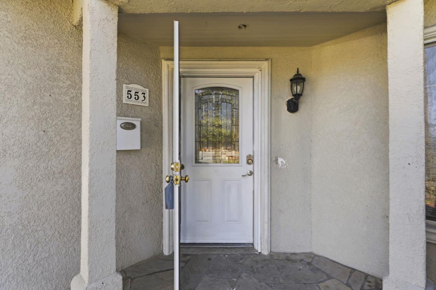 553 Laswell AVE