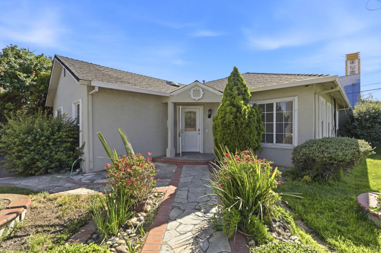 553 Laswell AVE
