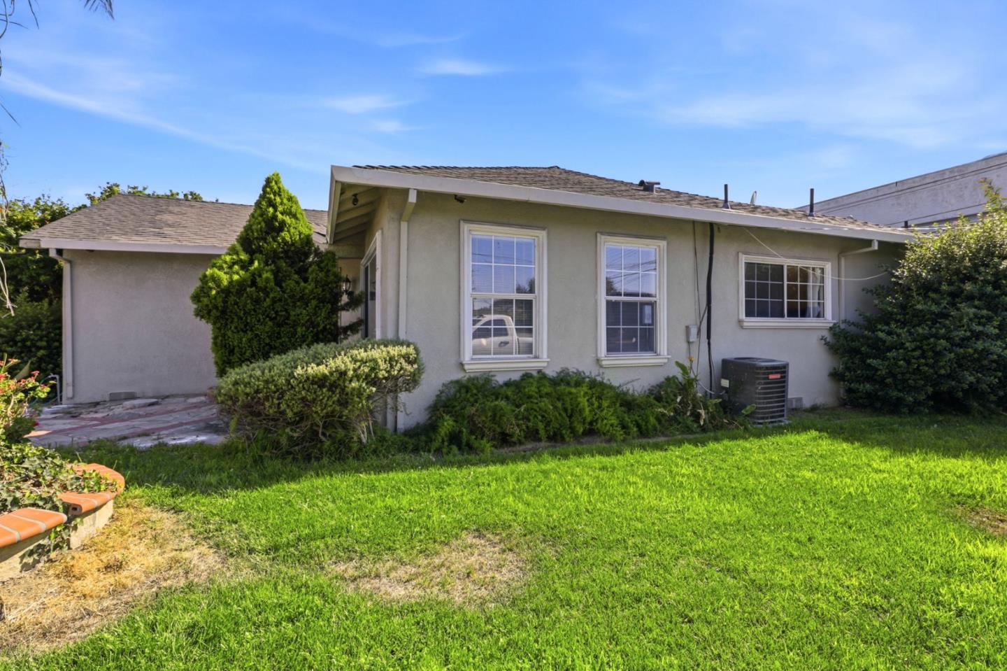 553 Laswell AVE