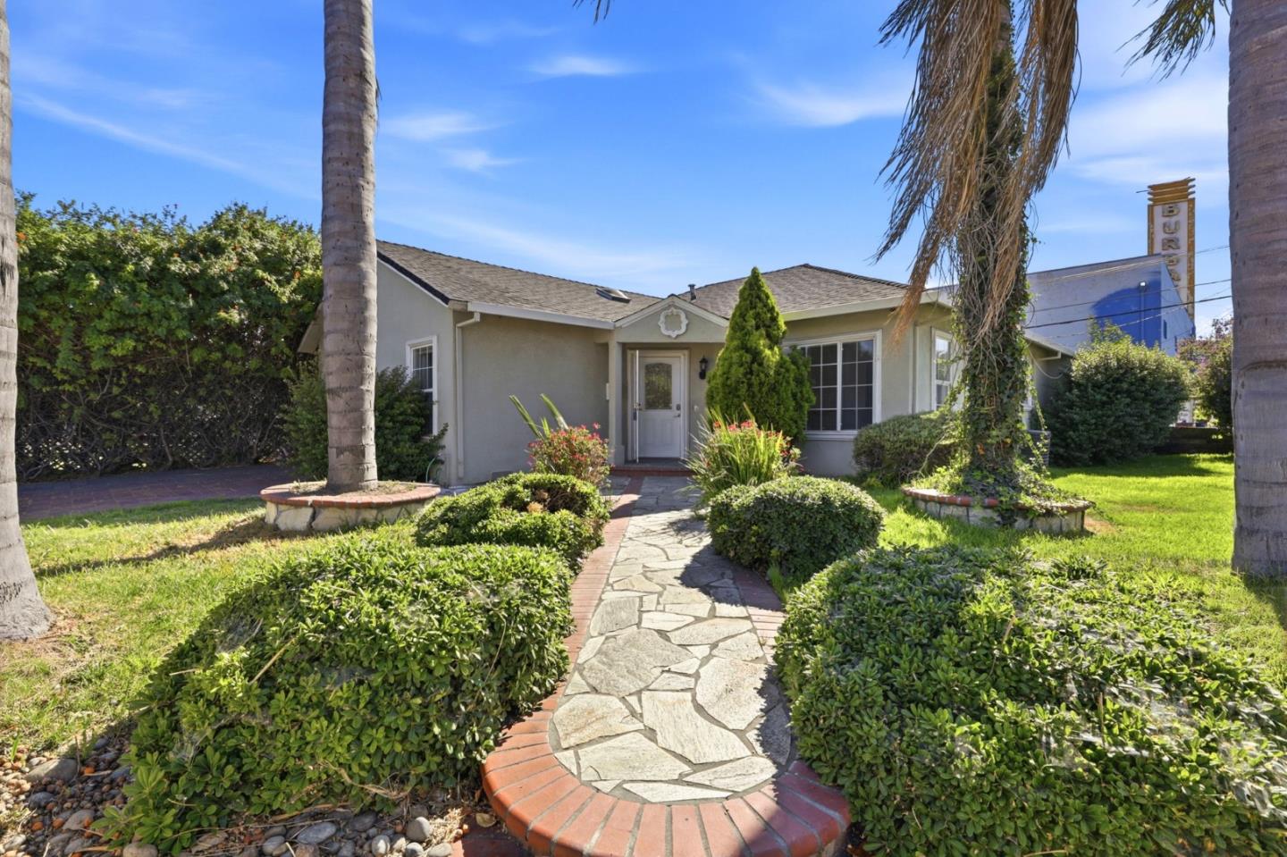553 Laswell AVE