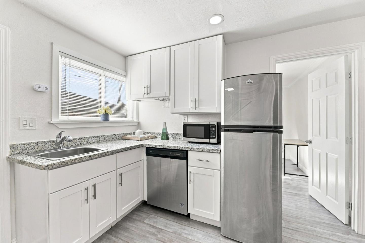 553 Laswell AVE
