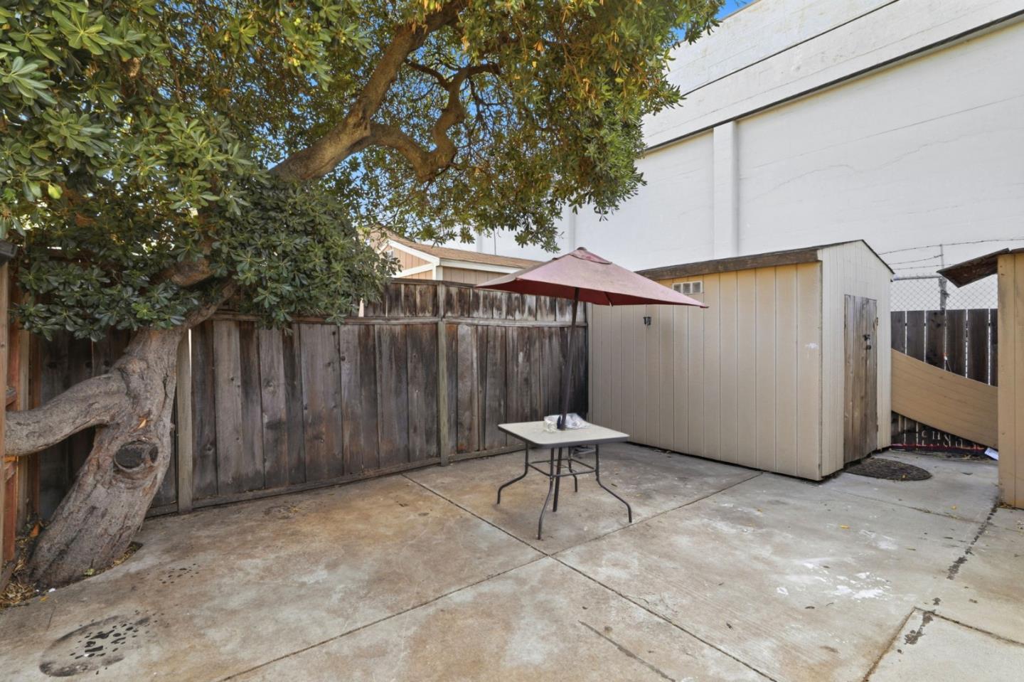 553 Laswell AVE