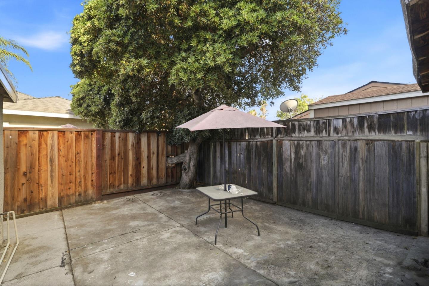 553 Laswell AVE