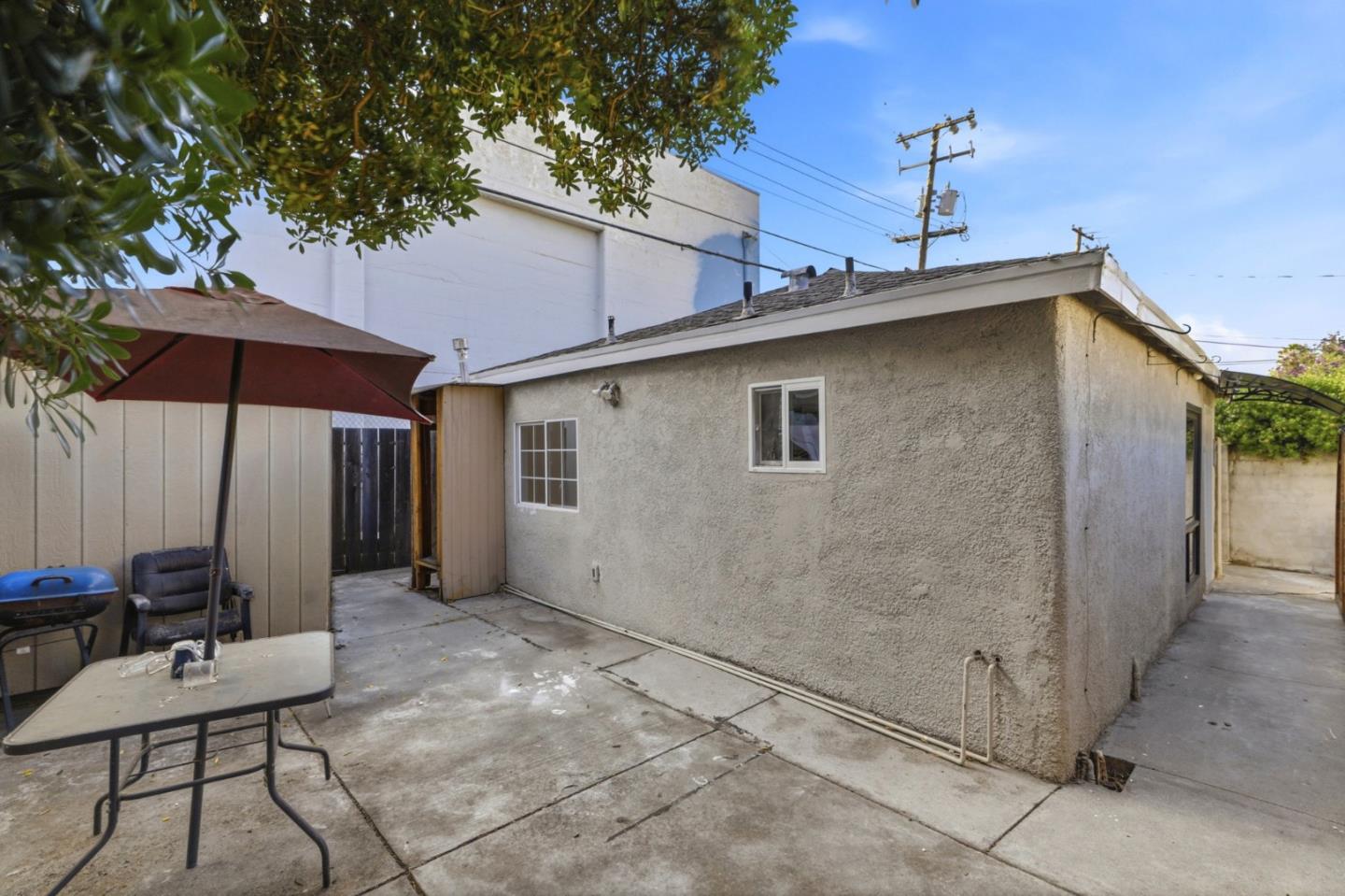 553 Laswell AVE
