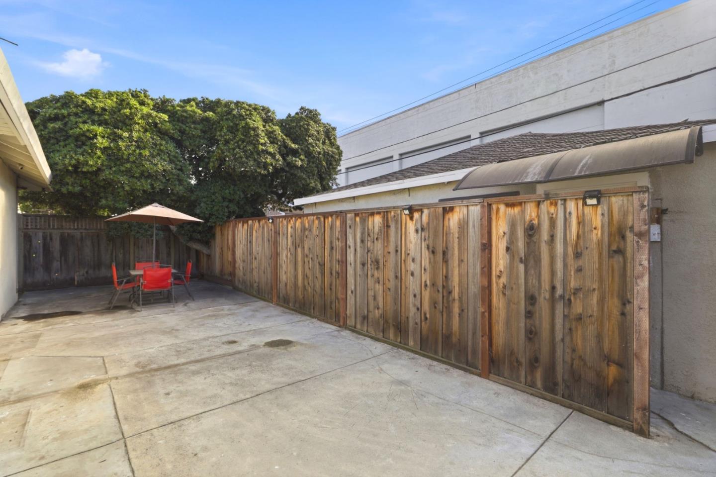 553 Laswell AVE