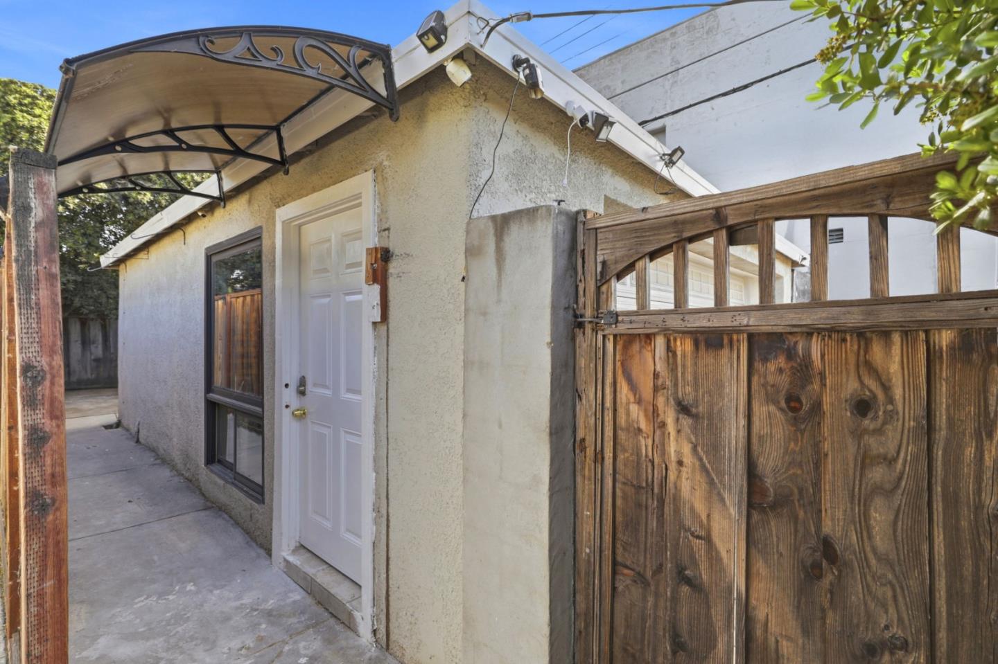 553 Laswell AVE