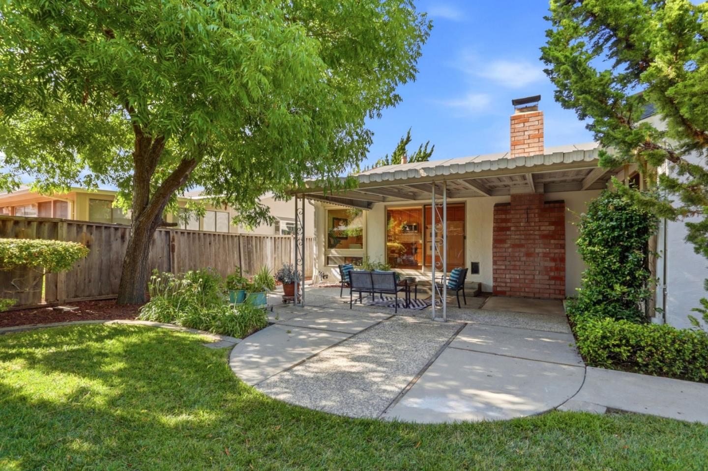 354 Surber DR