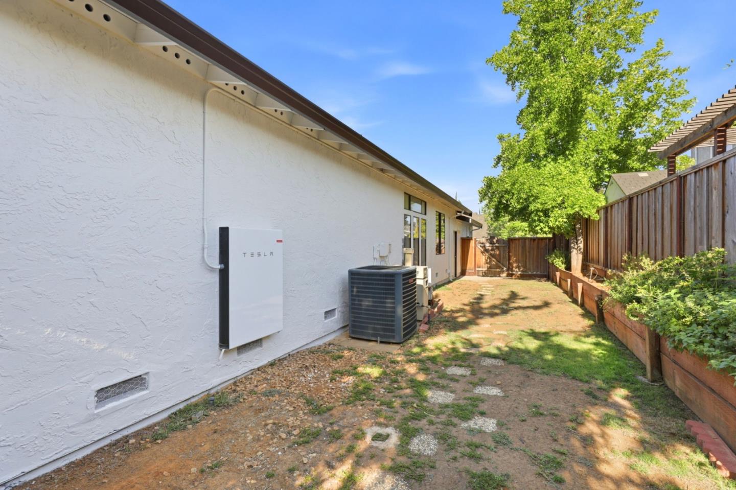 1003 Belder DR