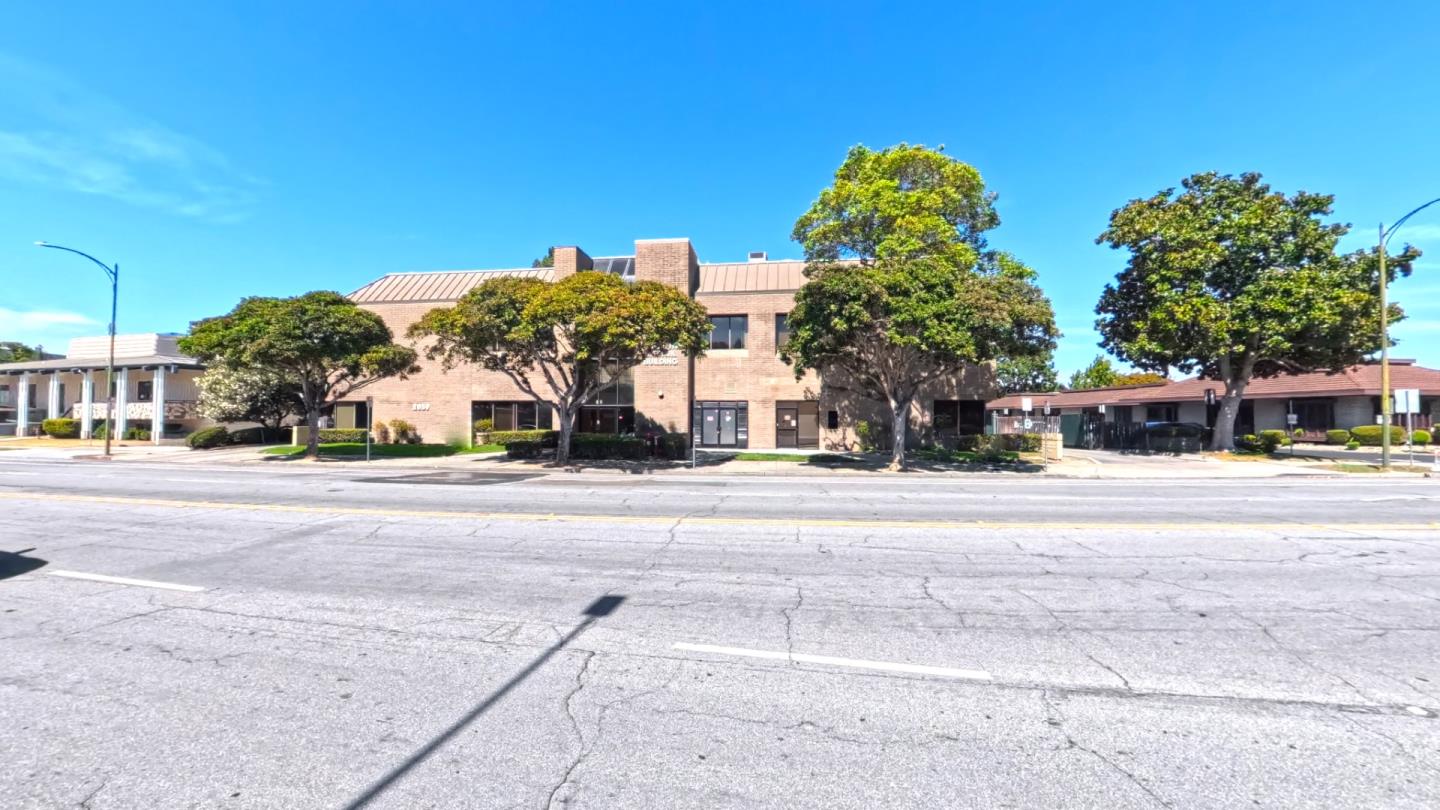 2039 Forest AVE 301