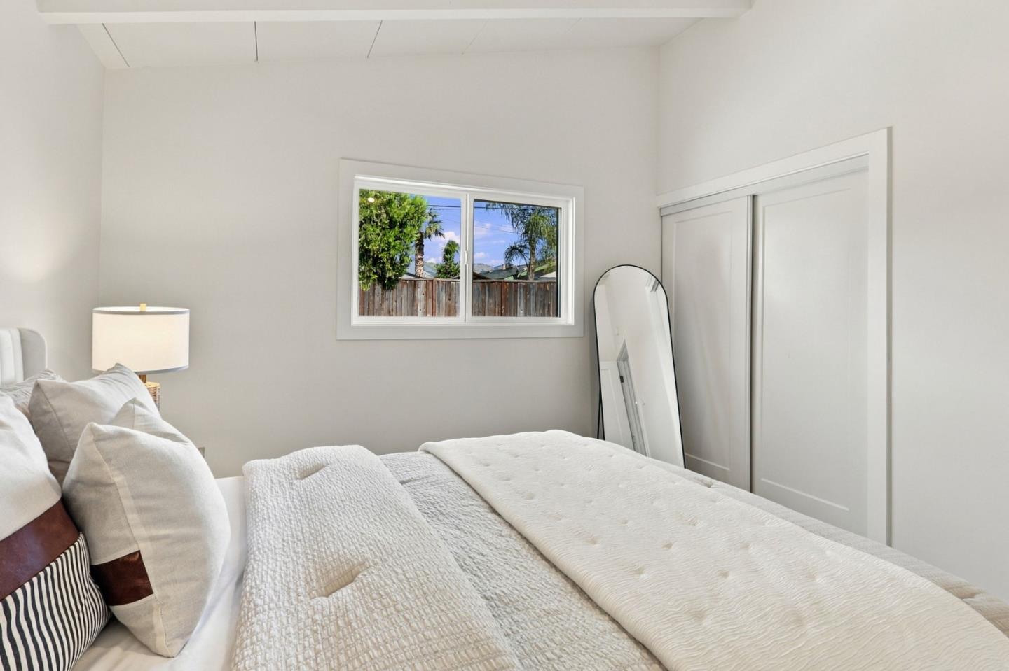 2784 Ophelia AVE