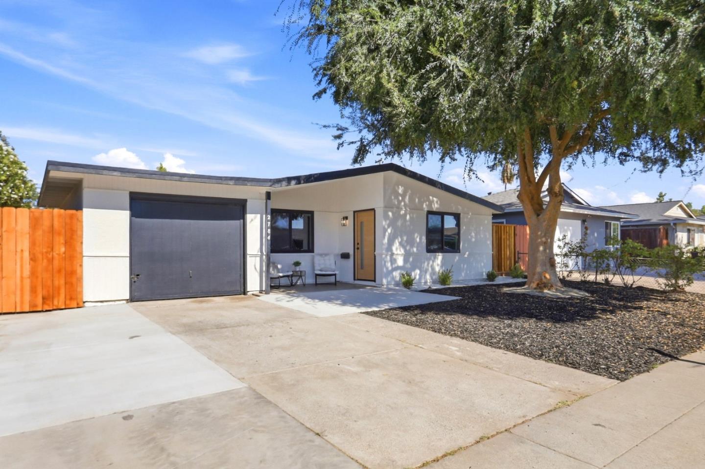 2784 Ophelia AVE