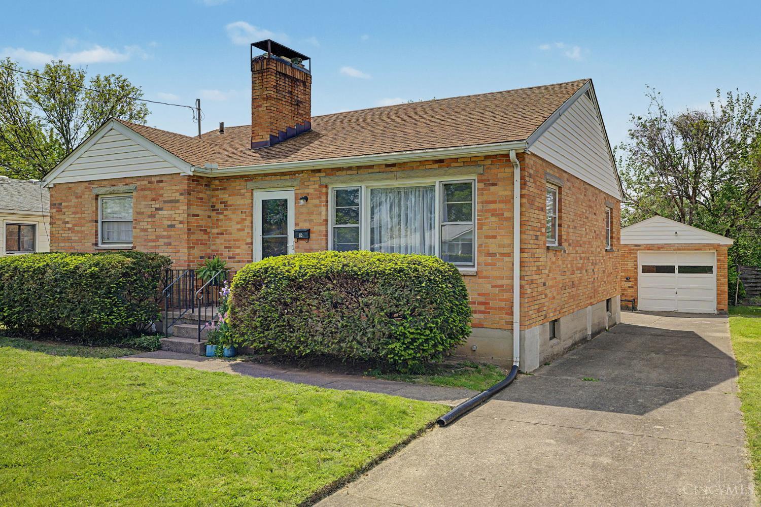 10 Forest Glen Drive