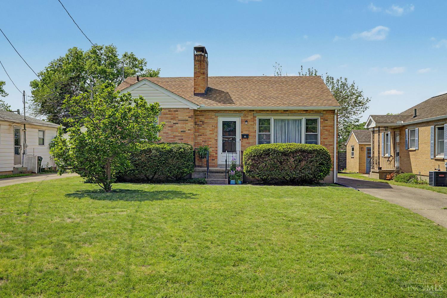 10 Forest Glen Drive